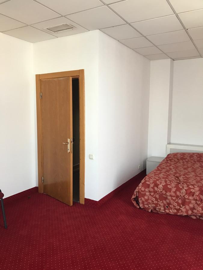 Apartament In Regim Hotelier Bacău Exterior foto